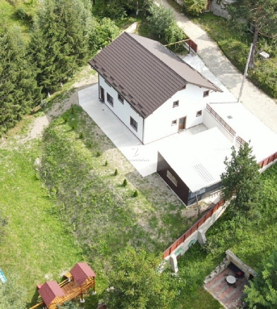 Casa cu Brazi