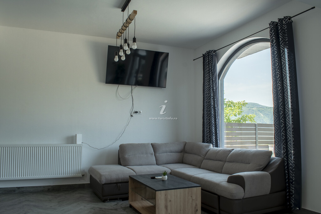 Pensiunea Mala House
