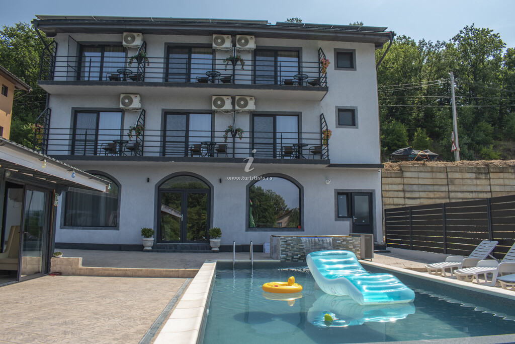 Pensiunea Mala House