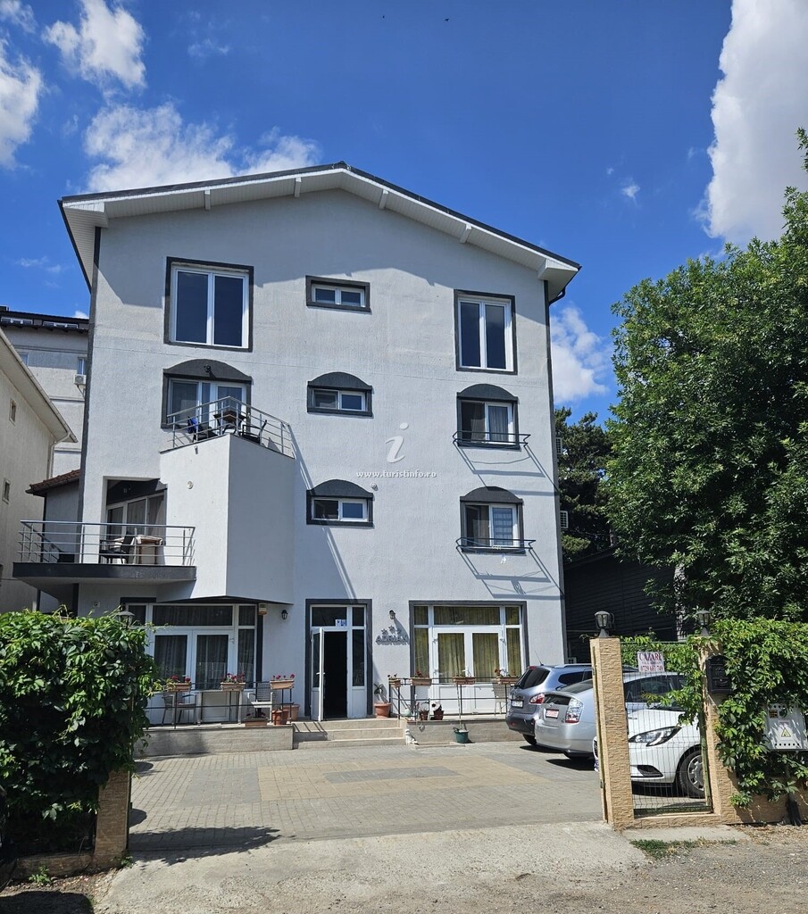 Camere de închiriat Adrian