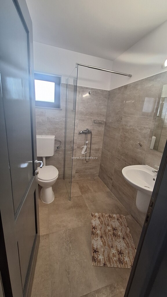 Casa cu Brazi