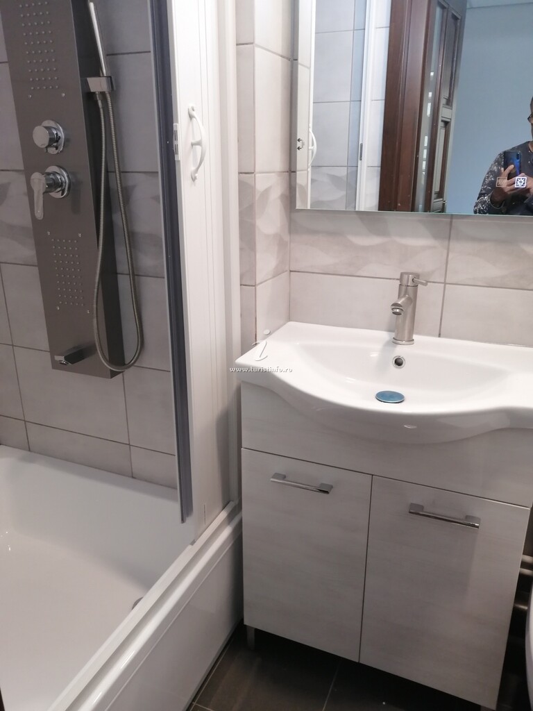 Camere de închiriat Rex