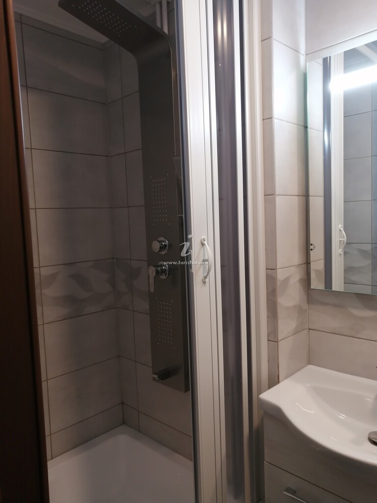 Camere de închiriat Rex