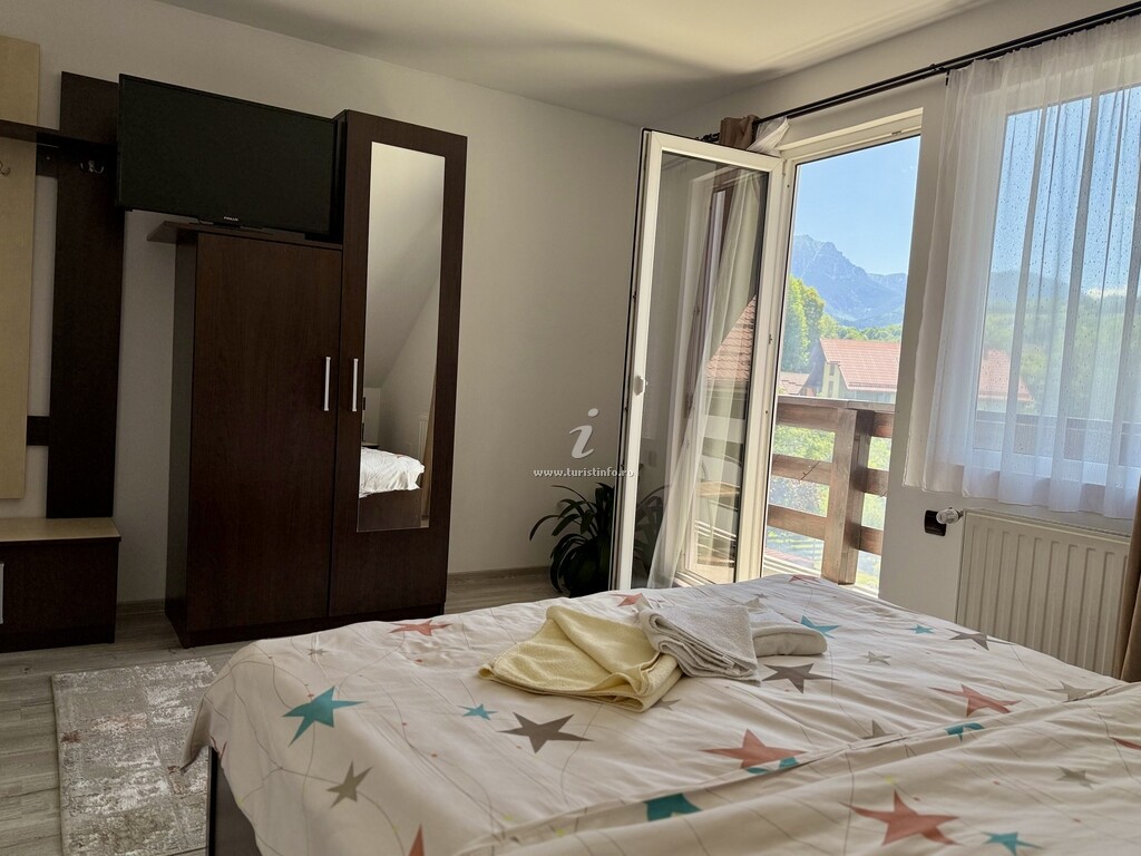 Camere de închiriat Căsuța cu Dumbravă