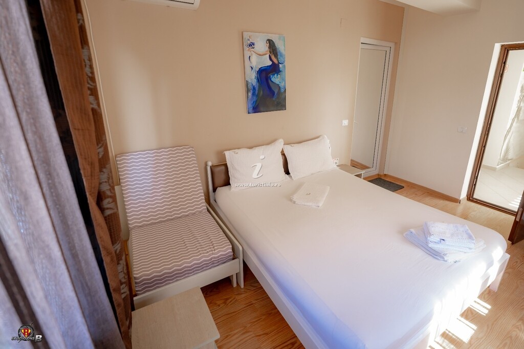 Camere de închiriat Agat