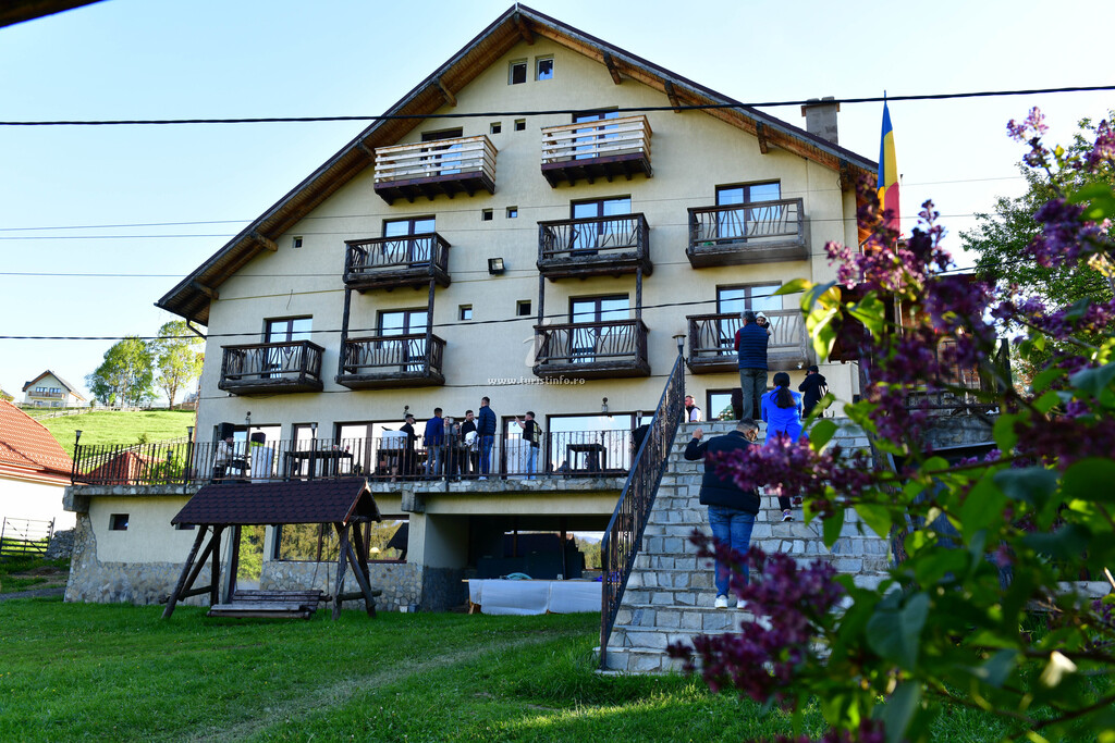 Pensiunea Ursul Cârcotaș