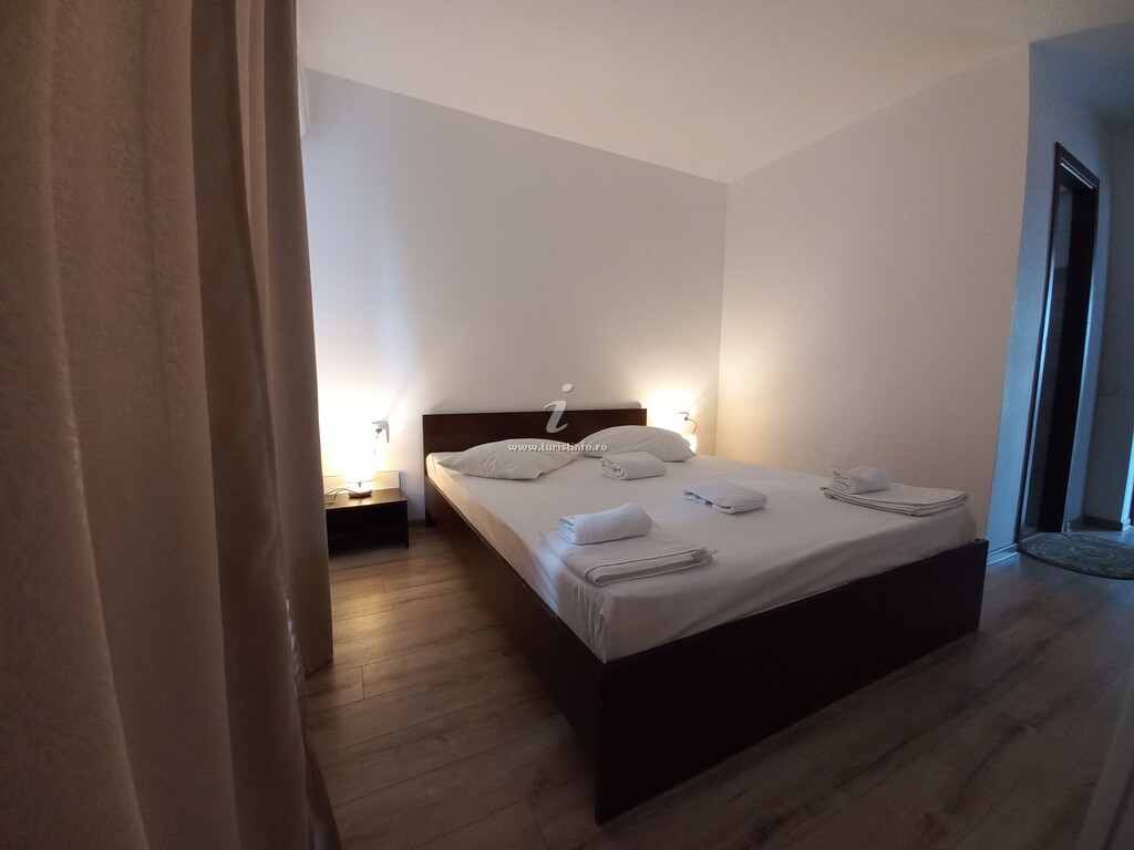 Camere de închiriat M&C