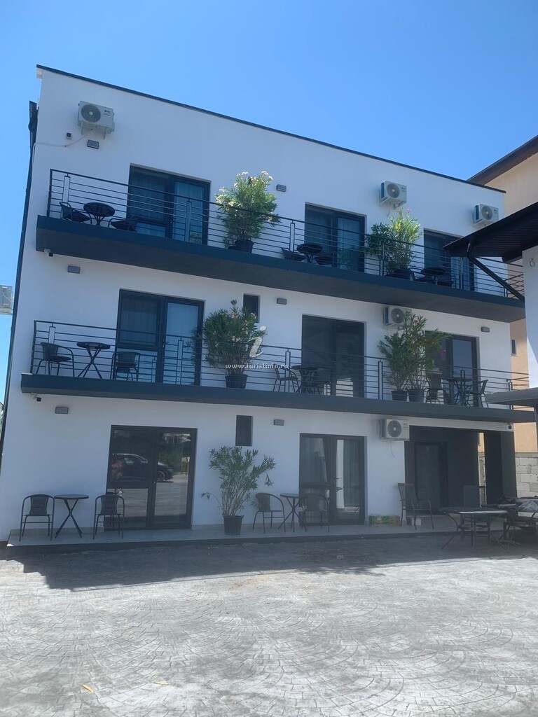 Casa Blanca & Alberto