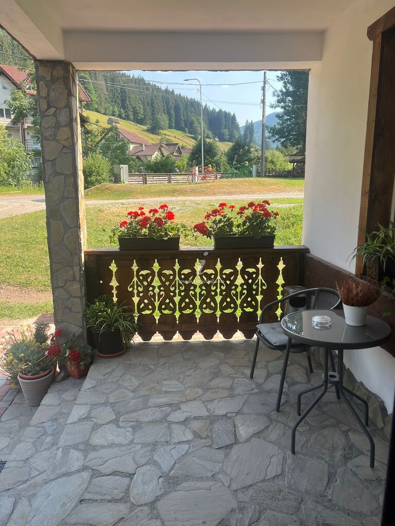 Camere de închiriat Rareș