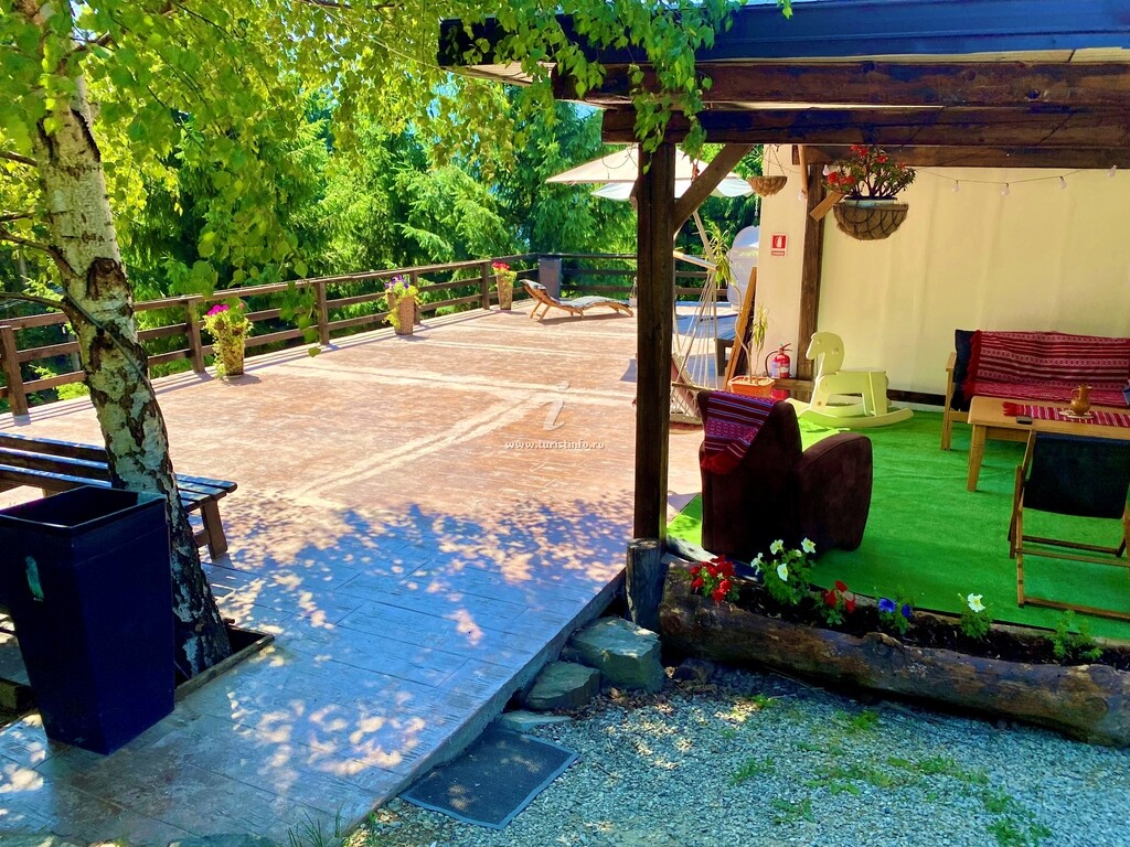 Camere de închiriat Casa Dintre Brazi