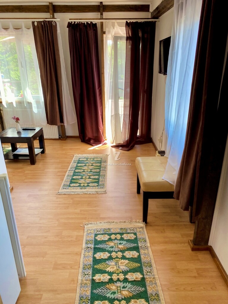 Camere de închiriat Casa Dintre Brazi