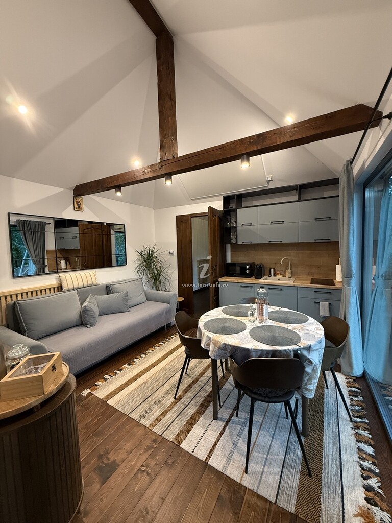 Cabana Leaf Loft Chalet