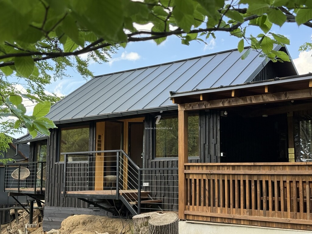 Cabana Leaf Loft Chalet