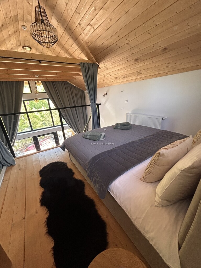 Cabana Leaf Loft Chalet