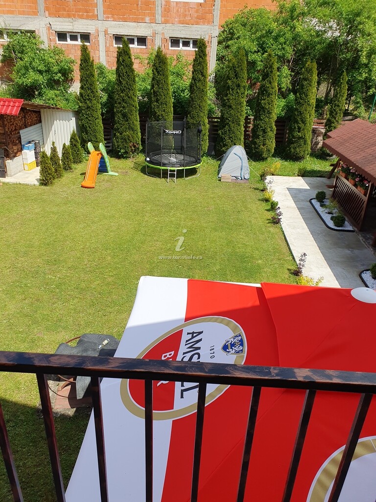 Camere de închiriat La Rozica