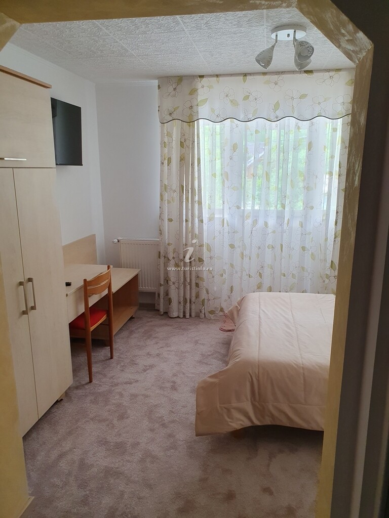 Camere de închiriat La Rozica