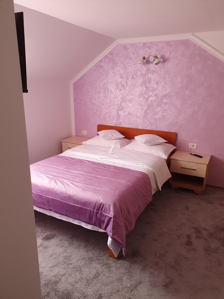 Camere de închiriat La Rozica
