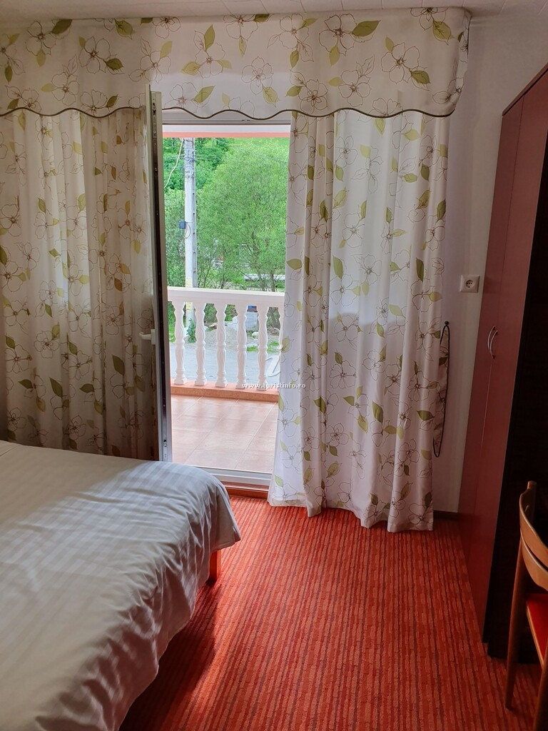 Camere de închiriat La Rozica