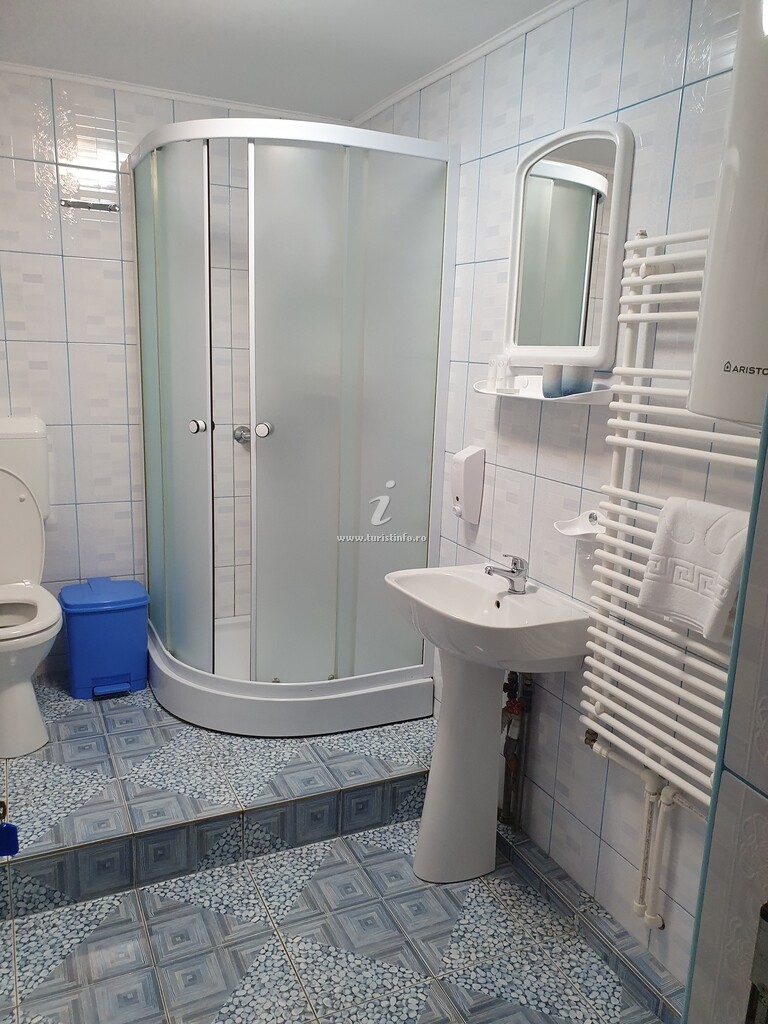Camere de închiriat La Rozica