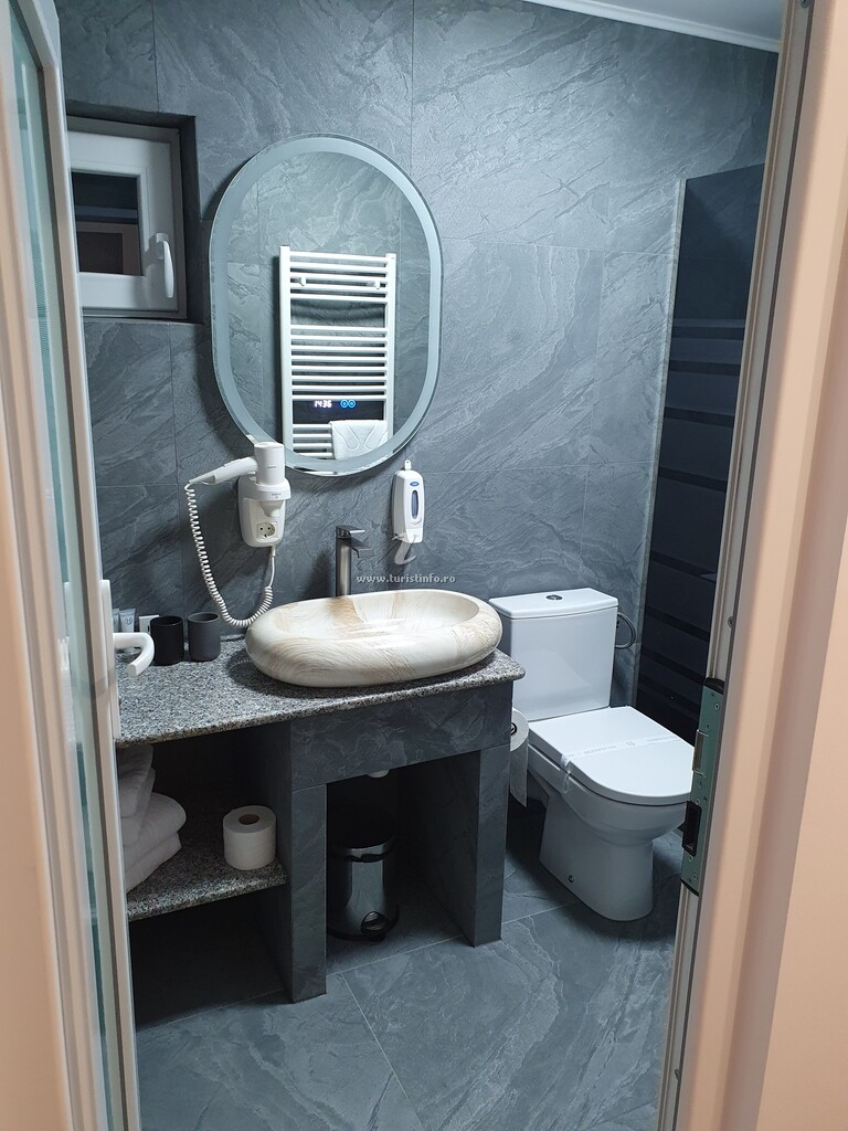 Camere de închiriat La Rozica