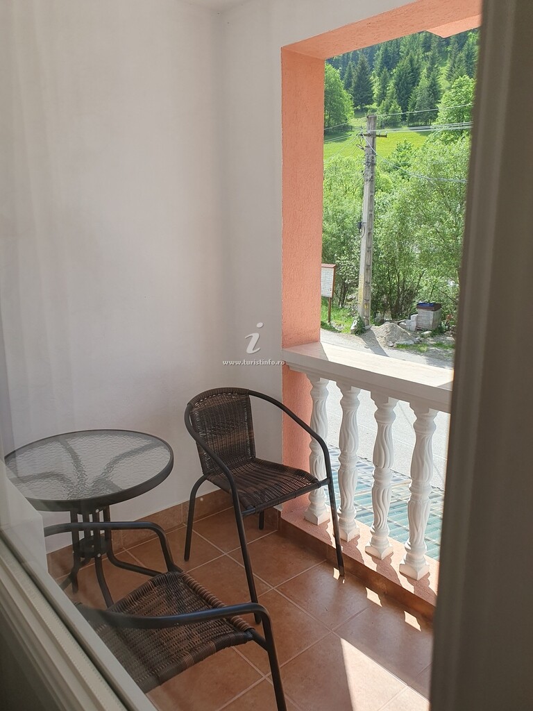 Camere de închiriat La Rozica