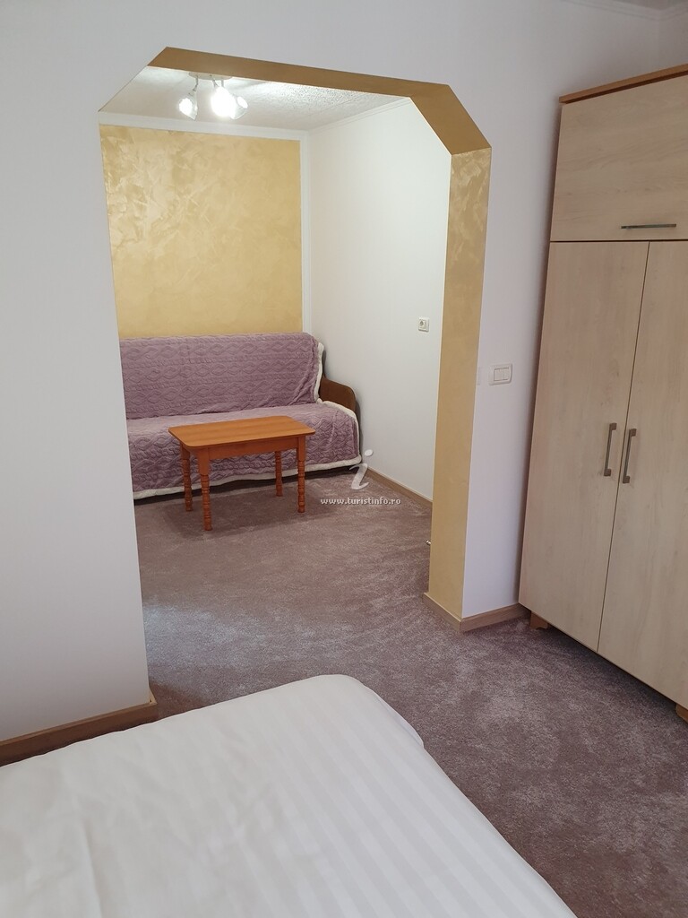 Camere de închiriat La Rozica