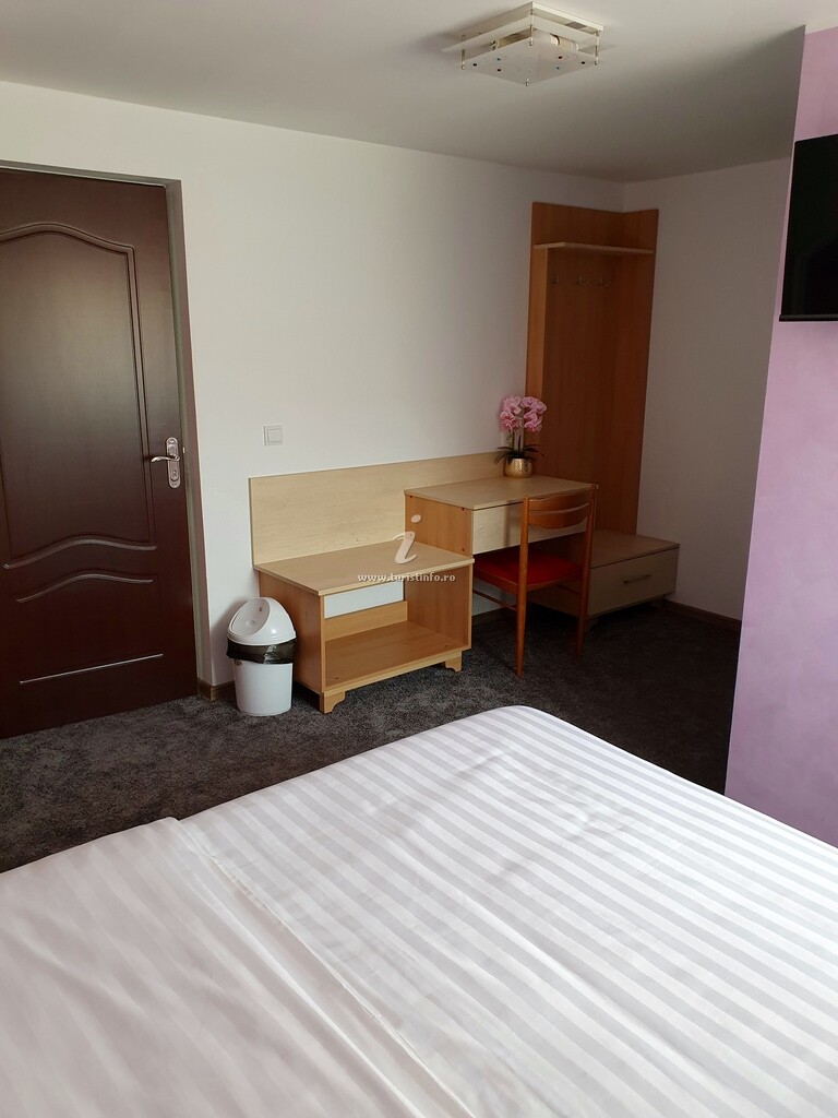 Camere de închiriat La Rozica
