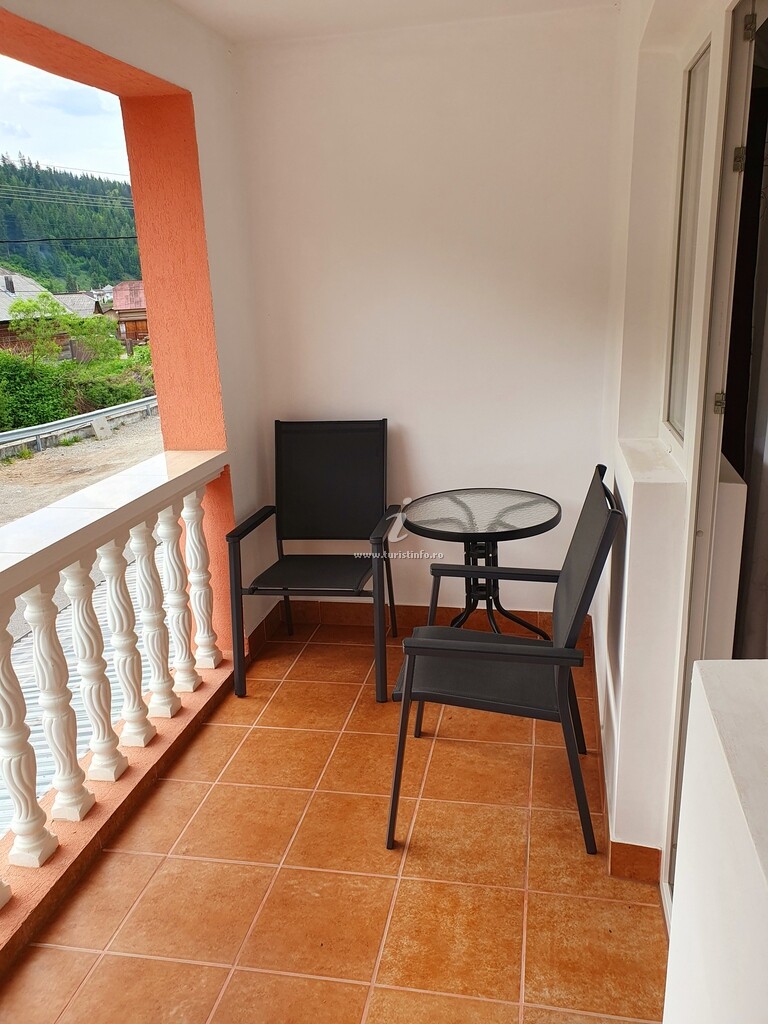Camere de închiriat La Rozica