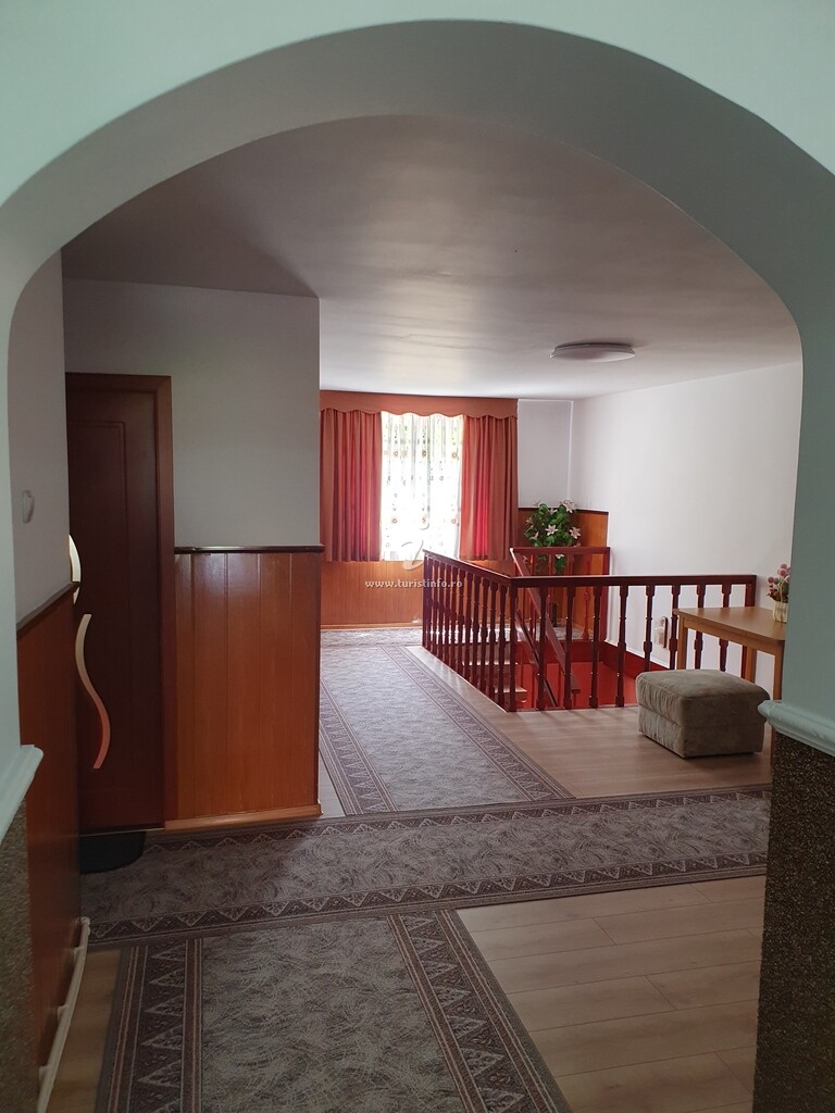 Camere de închiriat La Rozica