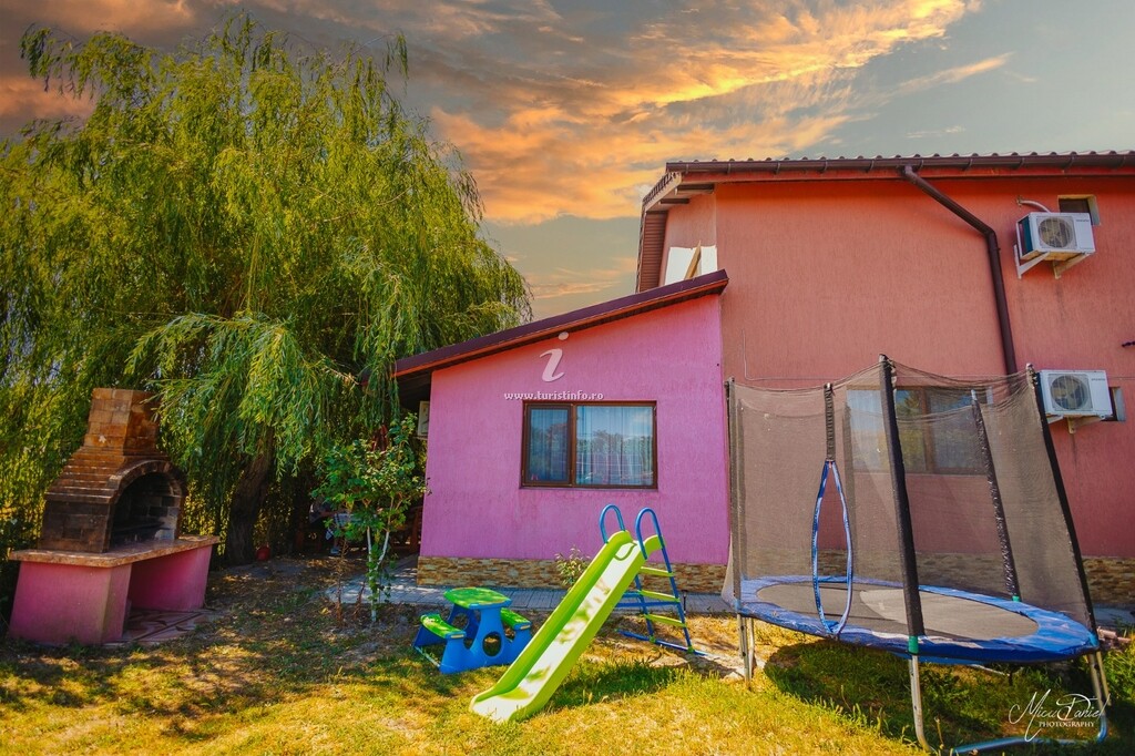 Camere de închiriat Casa Dochia