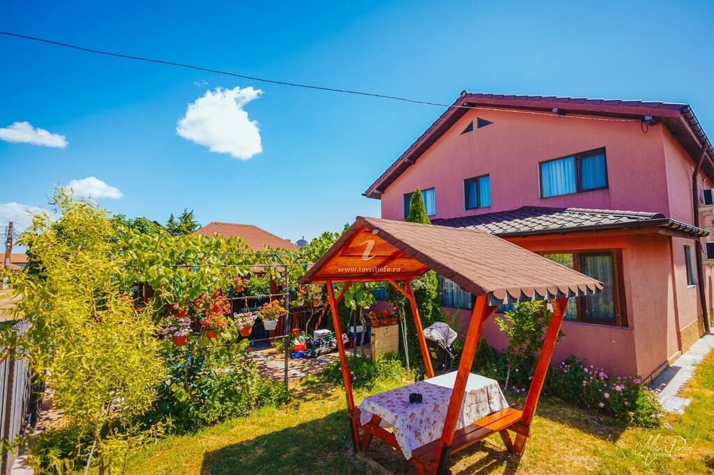 Camere de închiriat Casa Dochia