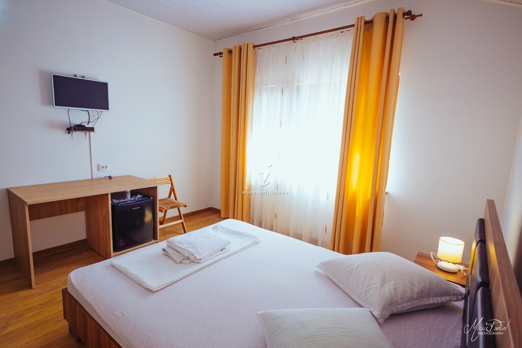 Camere de închiriat Casa Dochia