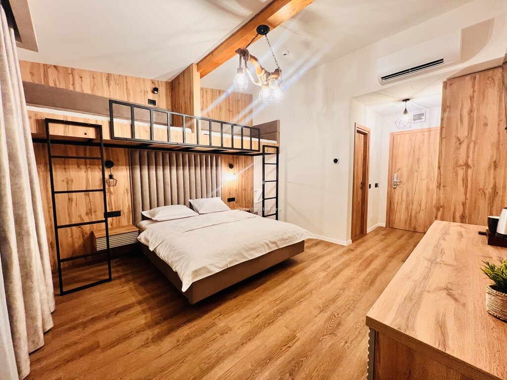 Ecvestria Chalet