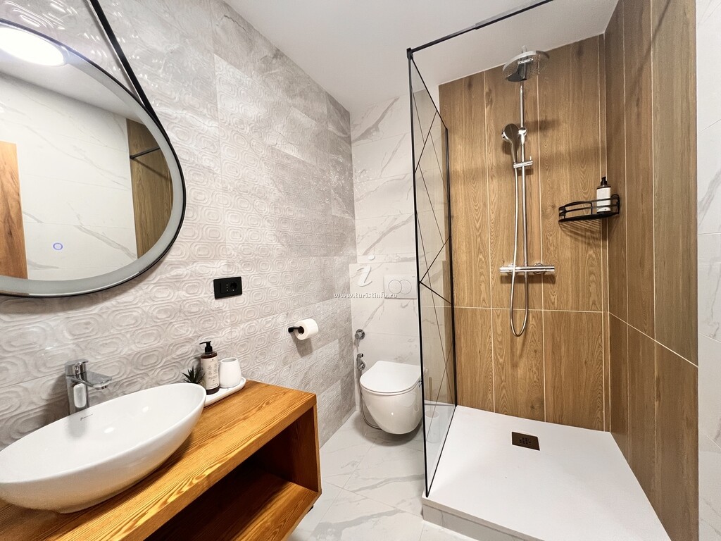 Ecvestria Chalet