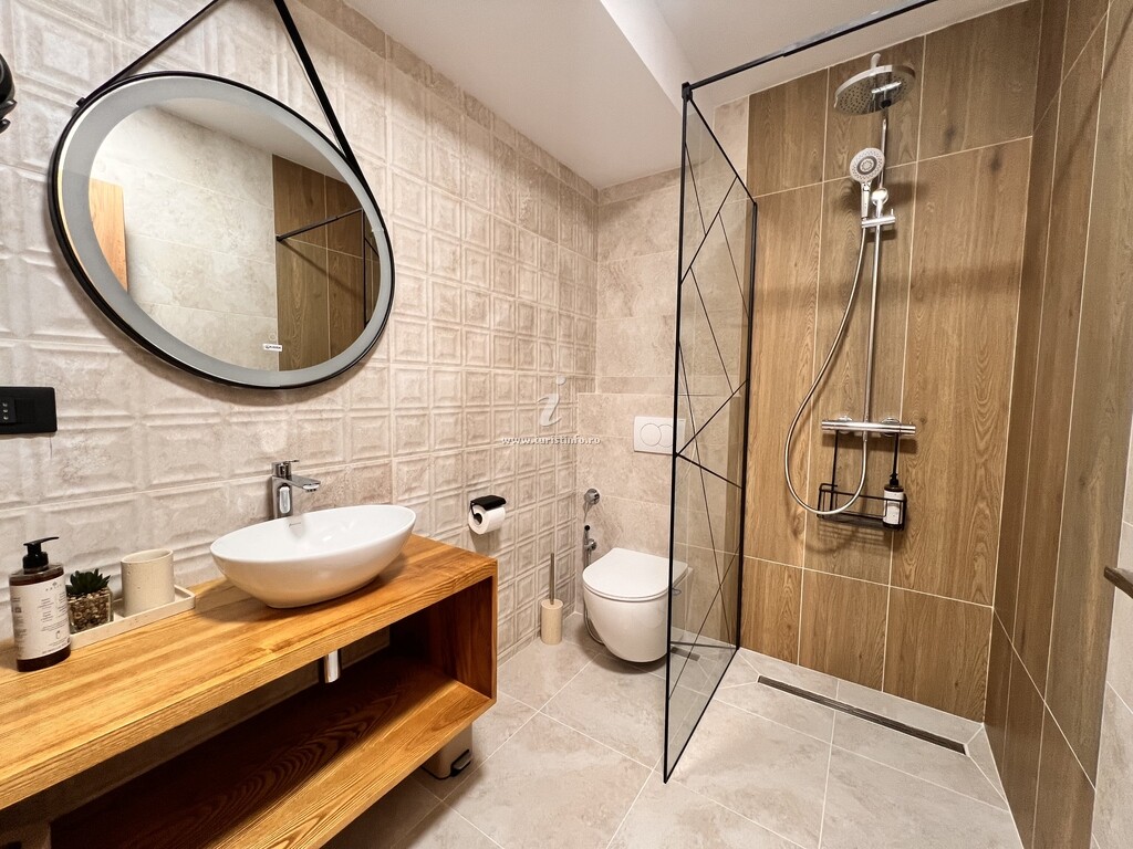 Ecvestria Chalet