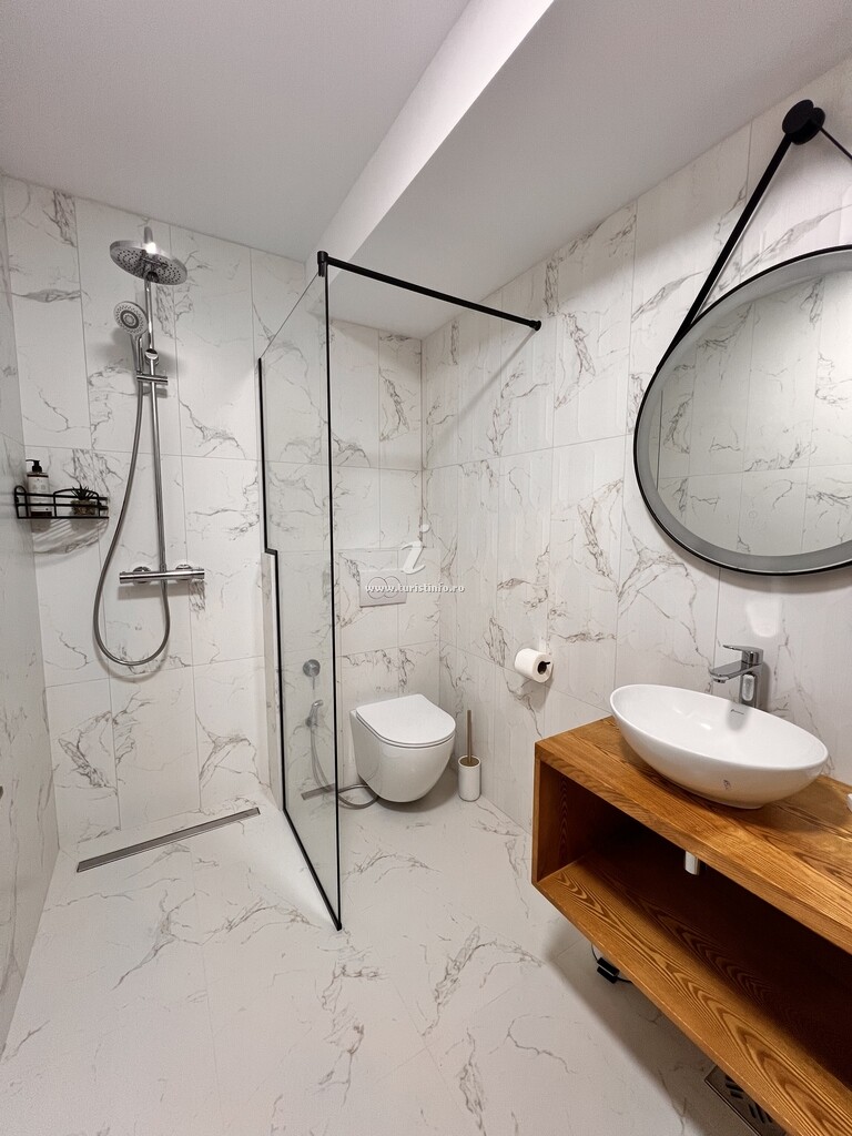 Ecvestria Chalet