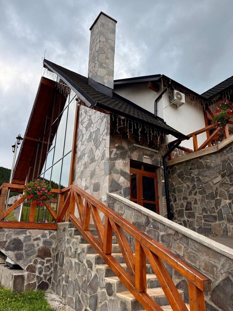 Pensiunea Colț de Rai