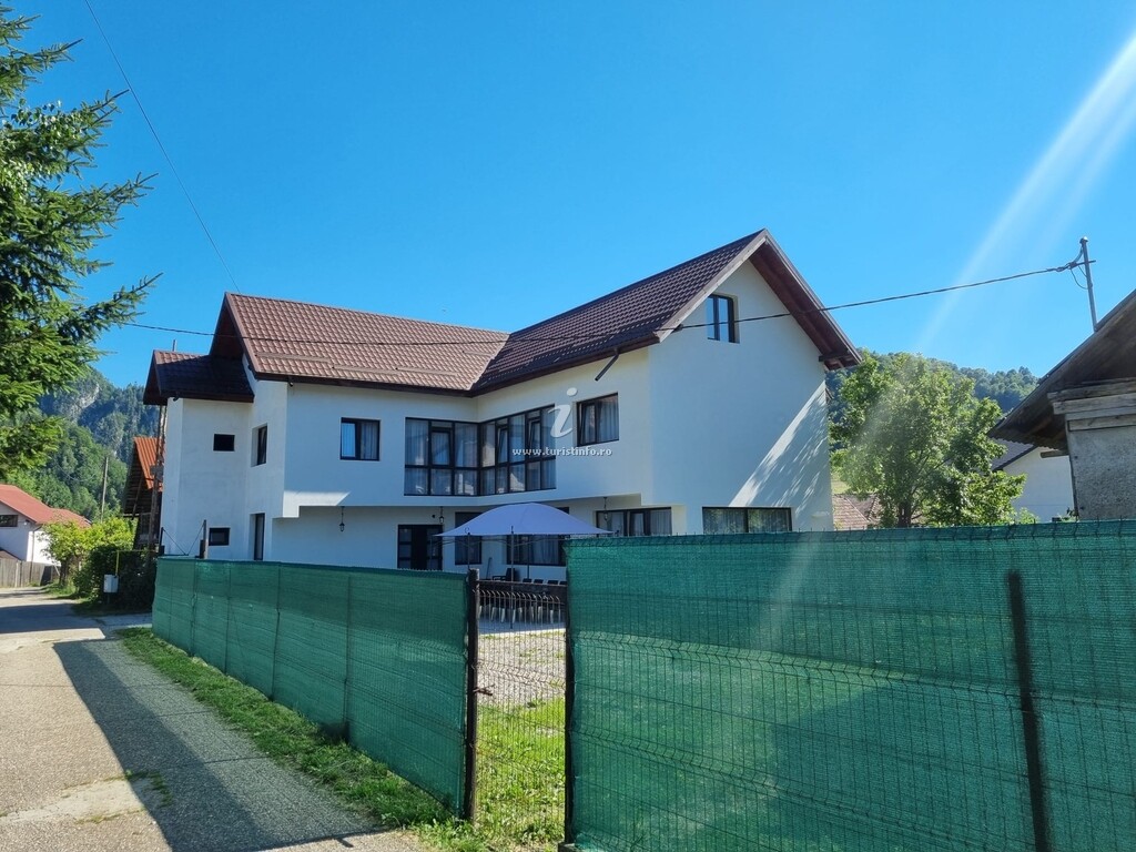Casa Avram