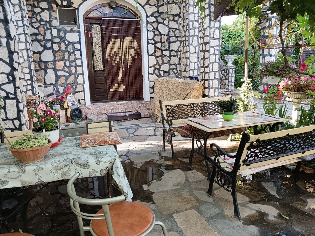 Casa de piatră Tarra
