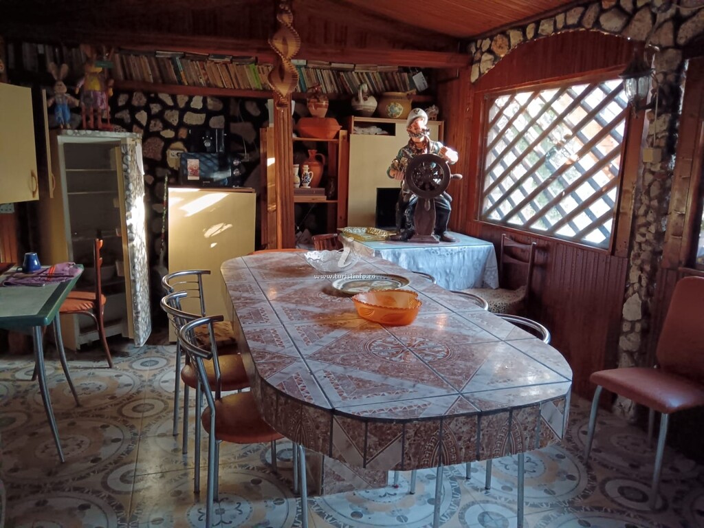 Casa de piatră Tarra