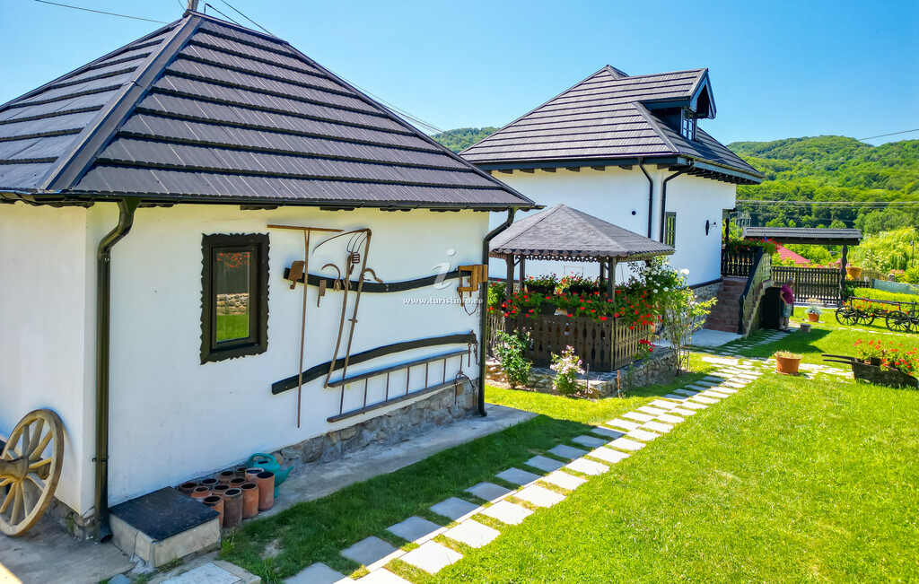 Pensiunea Agroturistică Curtea Țărănească
