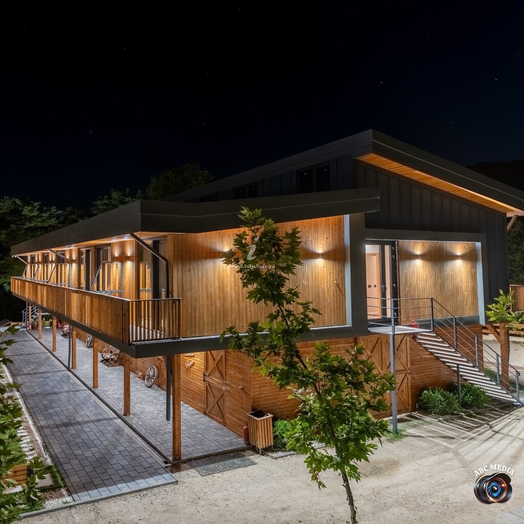 Ecvestria Chalet