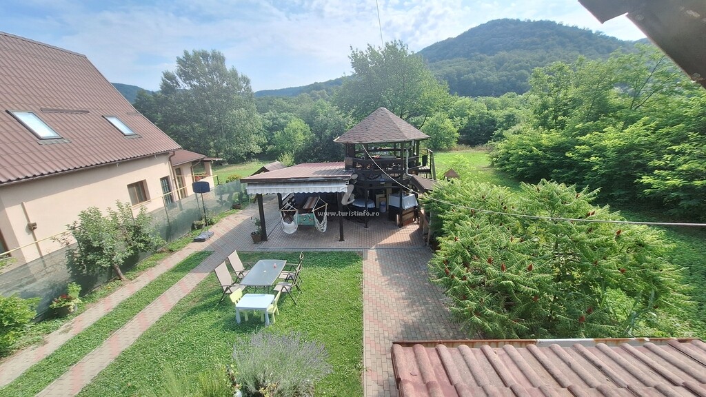 Casa la Heleșteu
