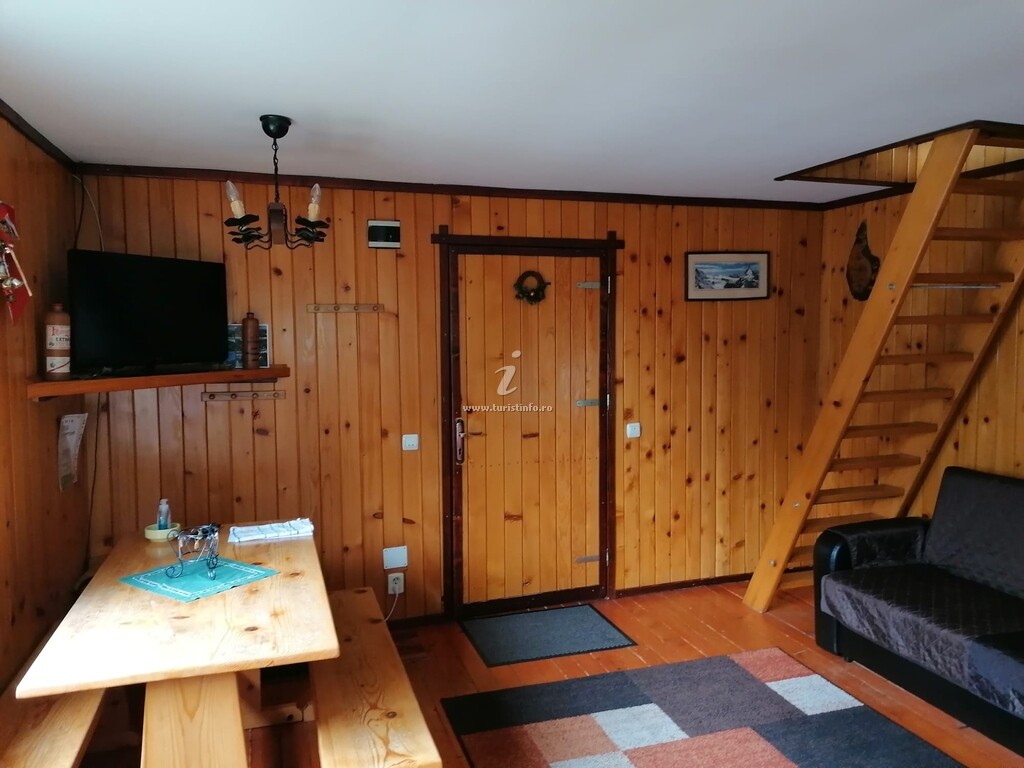 Camere de închiriat Casa Riciu