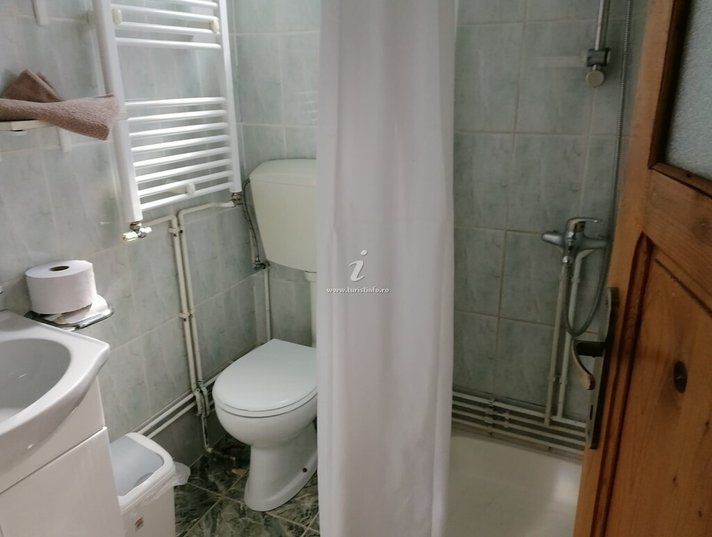 Camere de închiriat Casa Riciu