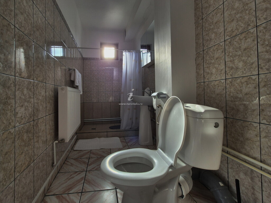 Casa la Neluțu Ceterașu