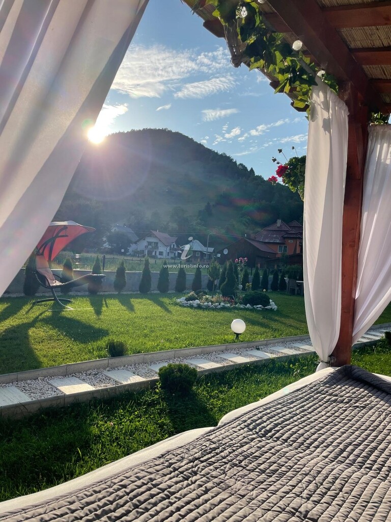 Cabana dintre Munți