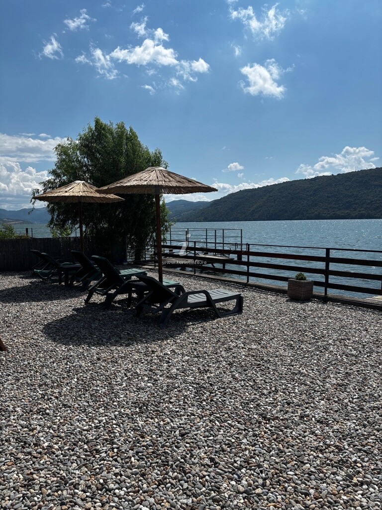 Camere de închiriat Casa Ana Serena