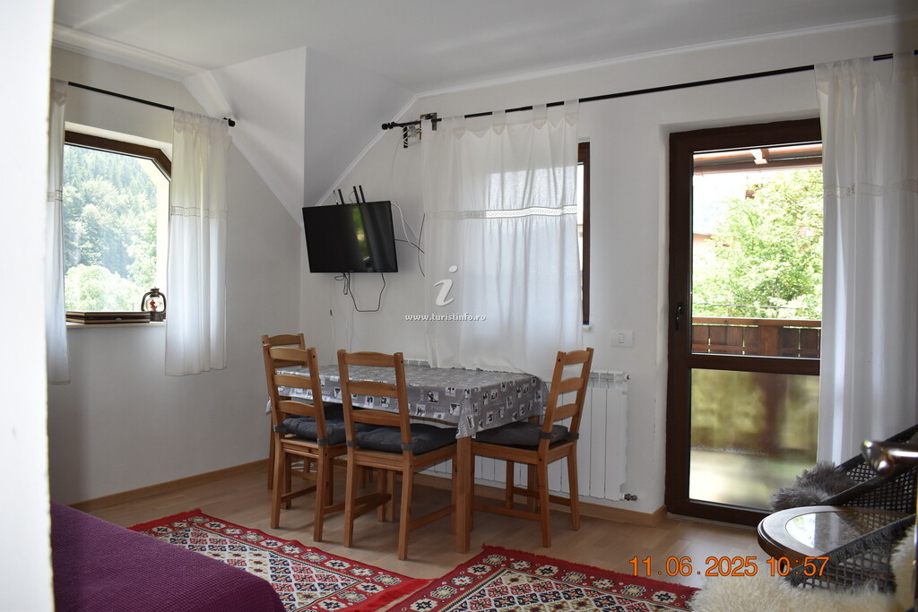 Casa Capra Cu Trei Iezi