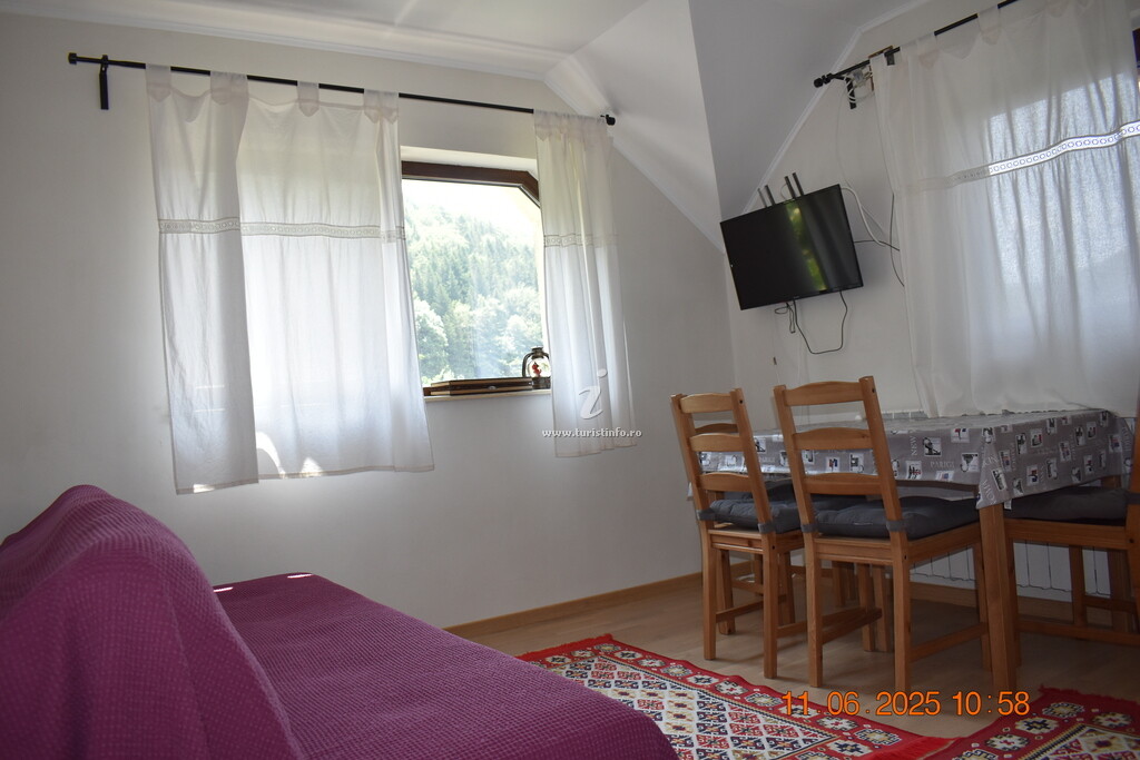 Casa Capra Cu Trei Iezi